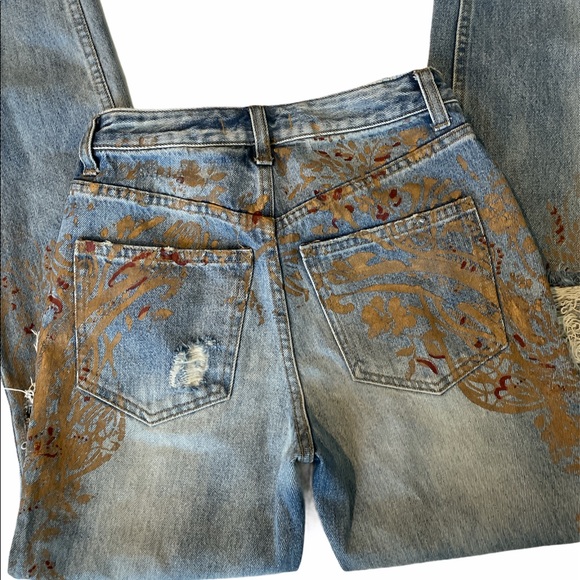 Free People distressed /painted jeans - Picture 2 of 4